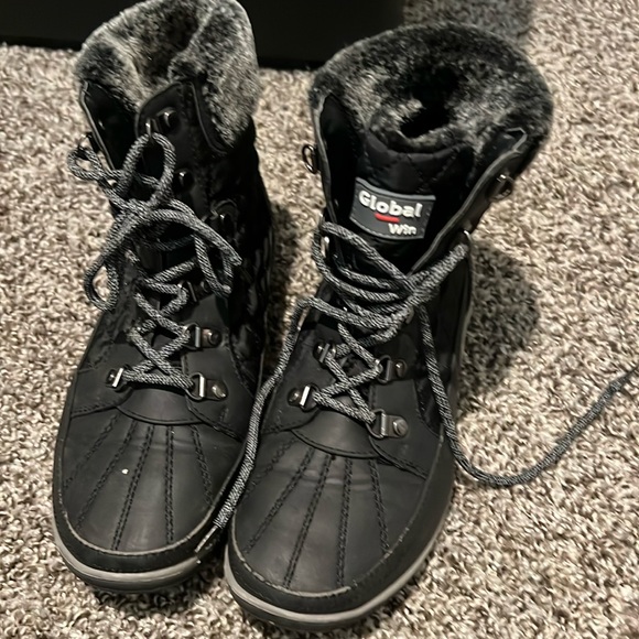 Snow boots size 7 - Picture 1 of 3